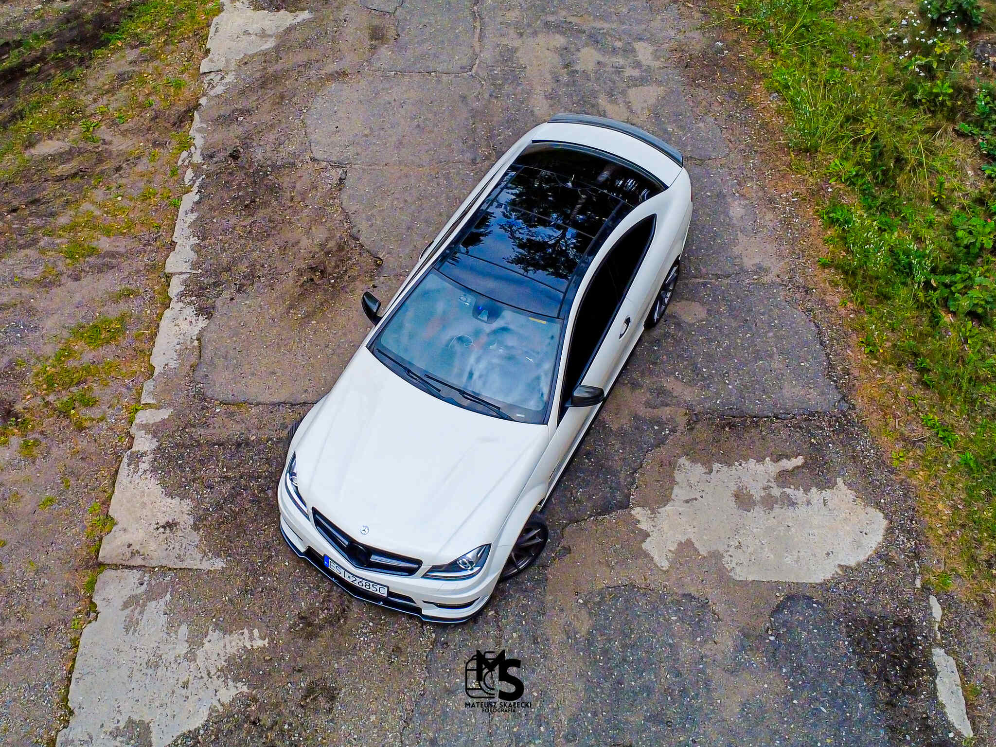 Mercedes C63 AMG Coupé, ujęcie samochodu z góry